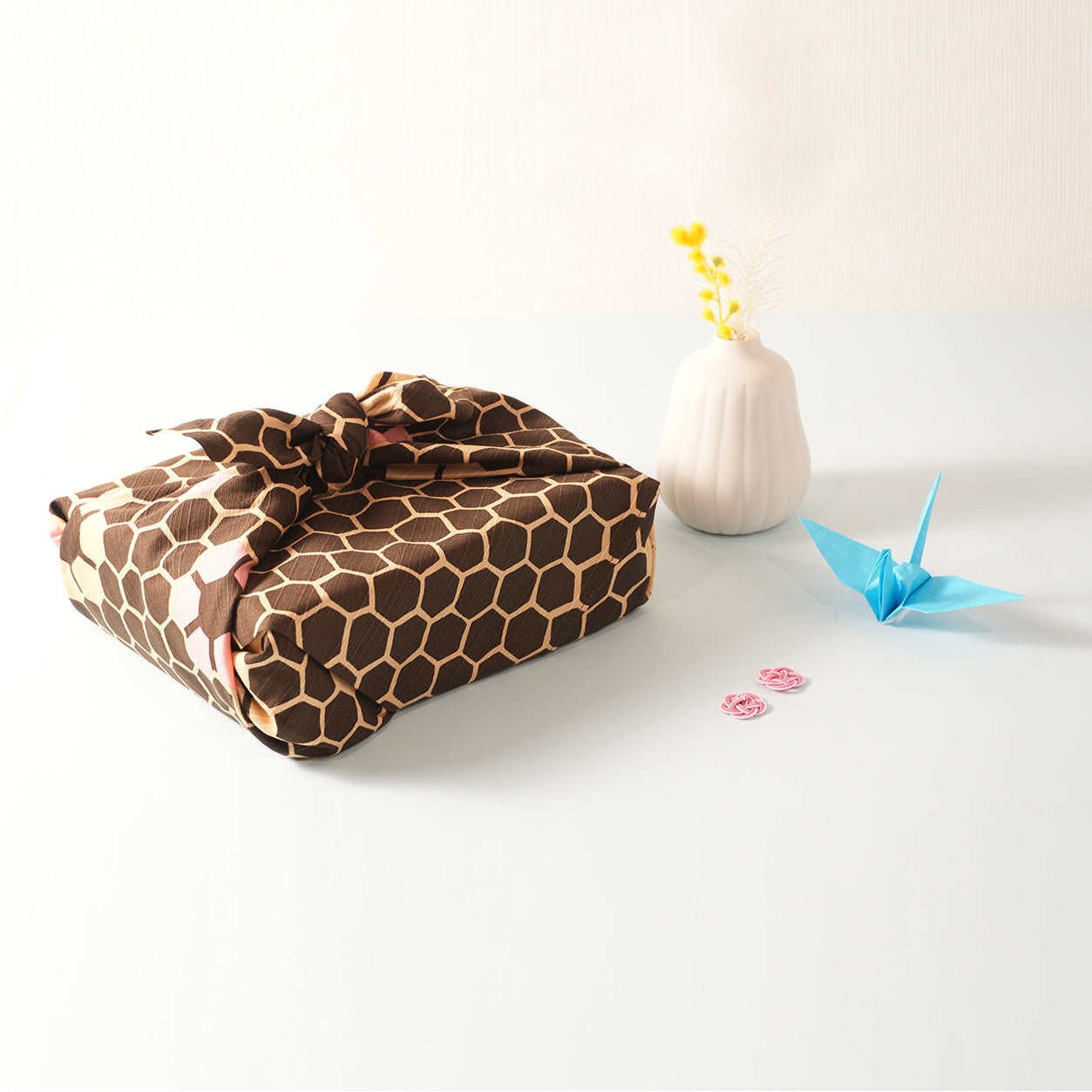 Furoshiki (tissu d'emballage) | Hexagonal, marron | 100% coton, 70 cm, fabriqué au Japon | Mashu KYOTO