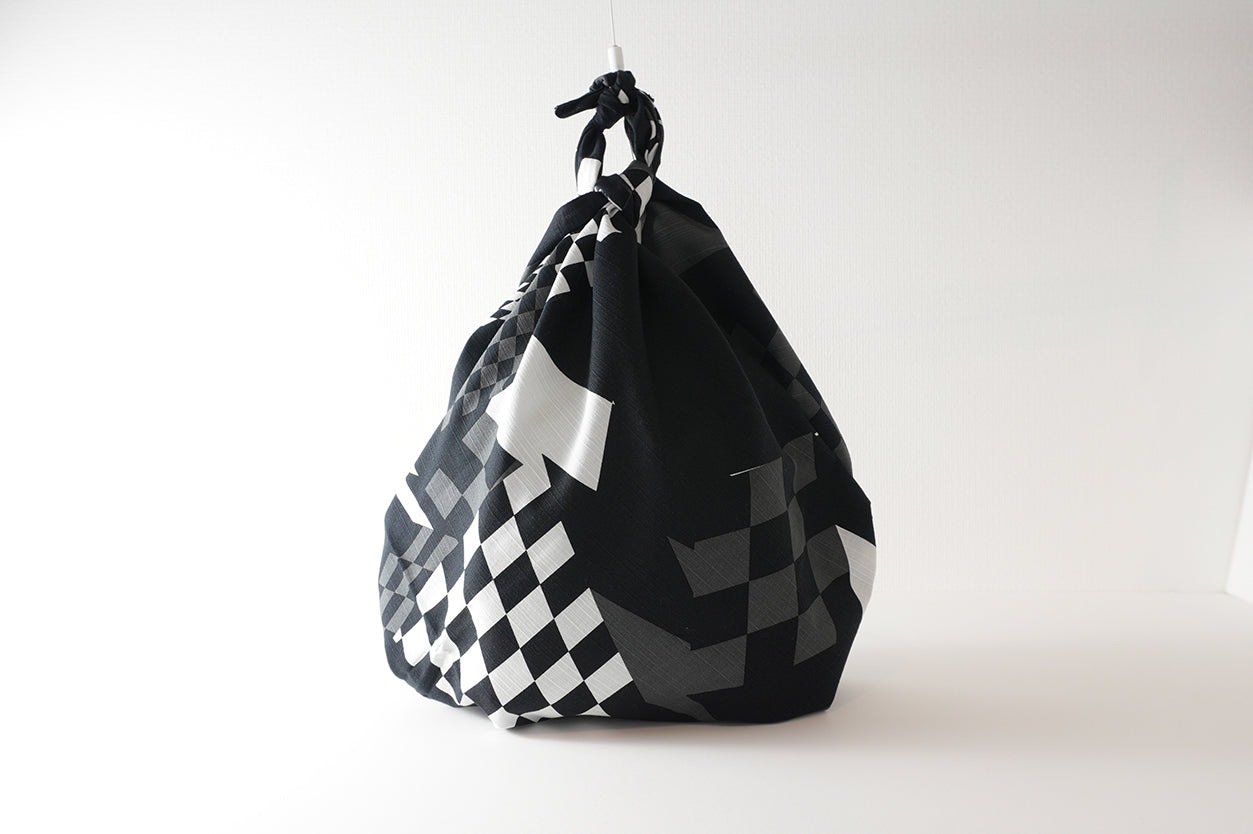 Furoshiki | Ichimatsu Noir | 100% coton, 90 cm, fabriqué au Japon | Mashu KYOTO