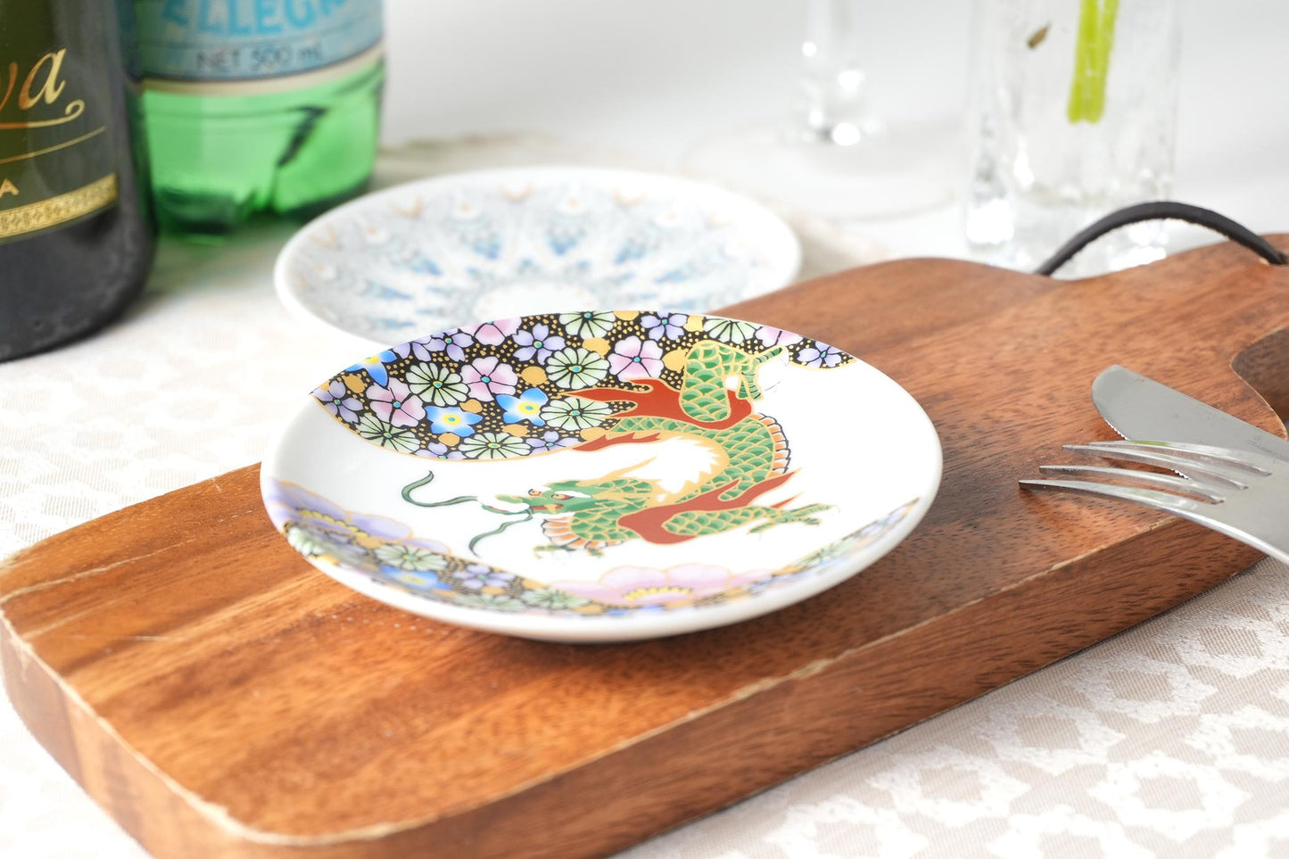 Kutani Art Small Plate, Overglaze Enameling, Design of Flowers and Dragons, Supervised by Takashi Satoh