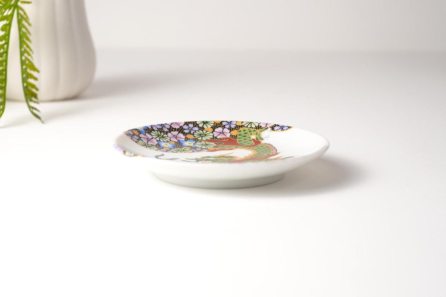 Kutani Art Small Plate, Overglaze Enameling, Design of Flowers and Dragons, Supervised by Takashi Satoh