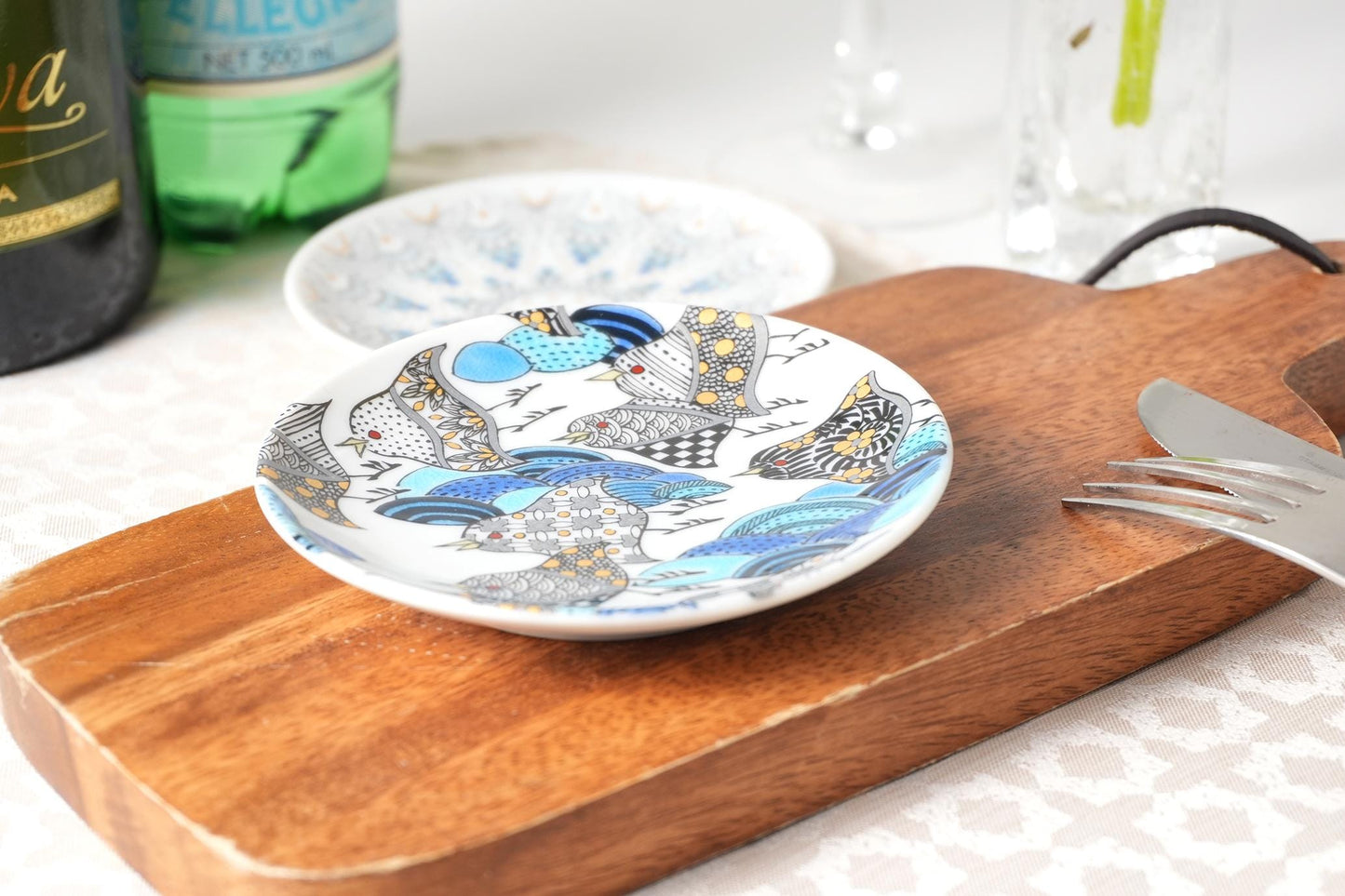 Kutani Art Small Plate, Line Painting, Gold Lacquer, Plover, Supervised by Kazuyoshi Kitamura