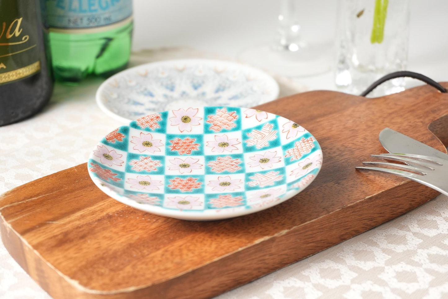 Kutani Art Small Plate, Cherry Blossom Design, Supervised by Yuki Tanaka