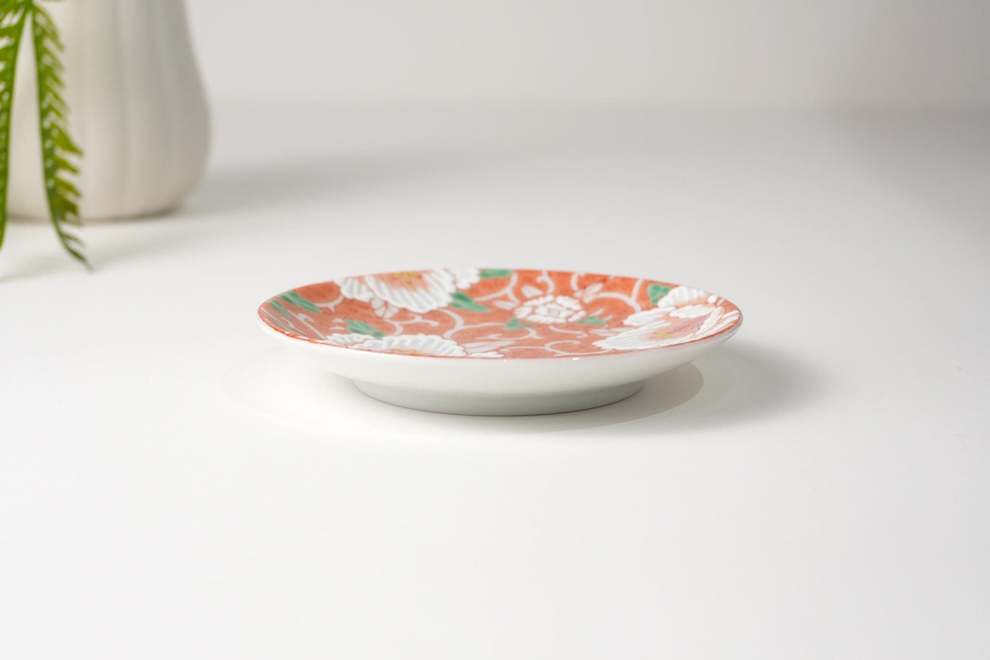 Kutani Art Small Plates: Akie Manyo Hana, under the supervision of Hoshizora Tamura