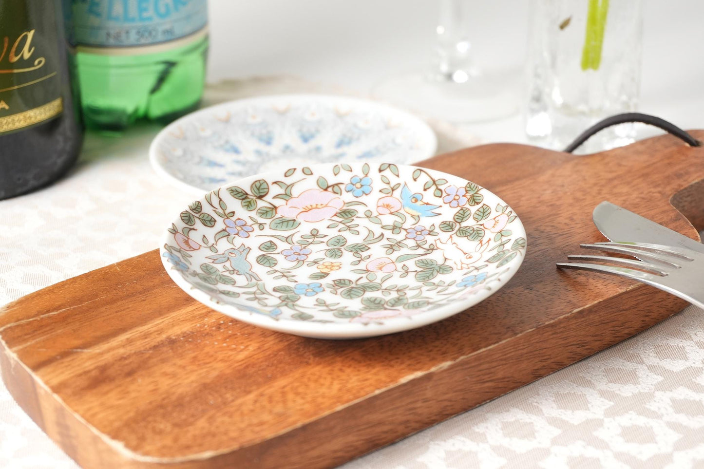 Kutani Art Small Plate: Flower and Rabbit, supervised by Takatomo Kawai