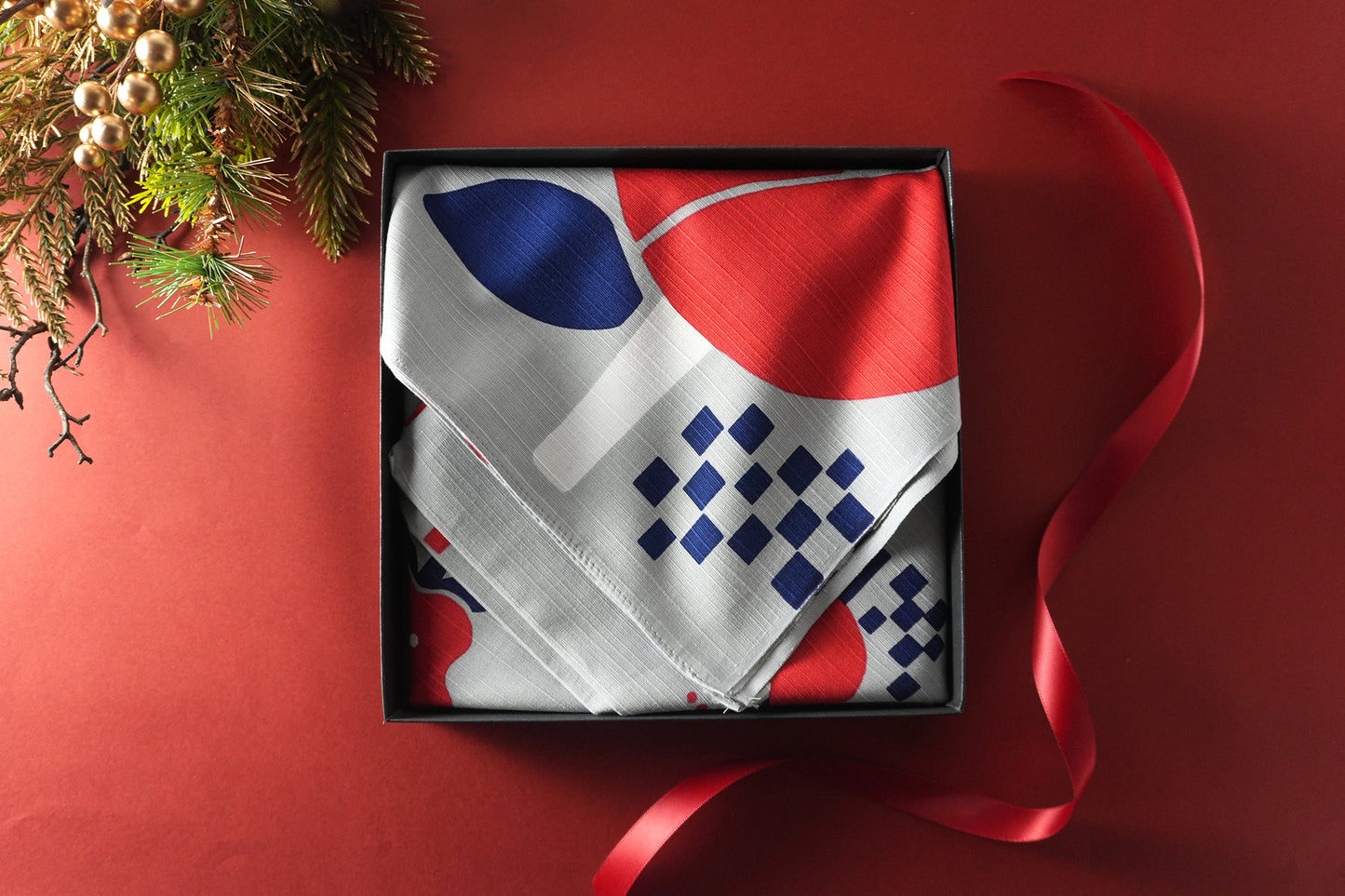 Furoshiki (wrapping cloth) | Camellia Red | 100% Cotton, 90cm, Made in Japan | mashu KYOTO