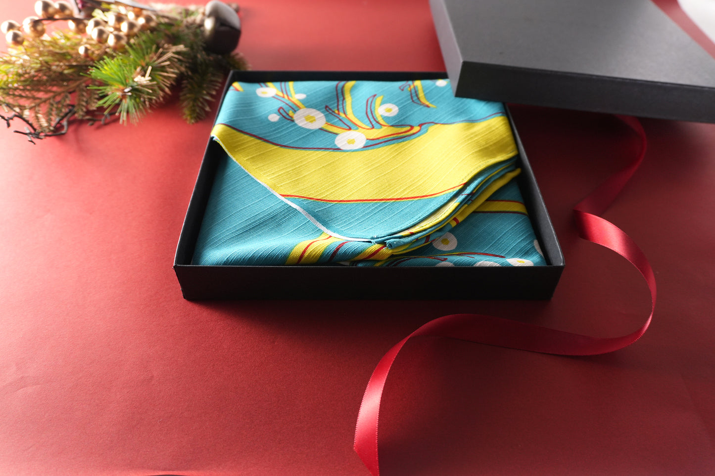 Furoshiki (Wrapping Cloth) | Flower-Eating Bird, Green | 100% Cotton, 90cm, Made in Japan | Mashu KYOTO