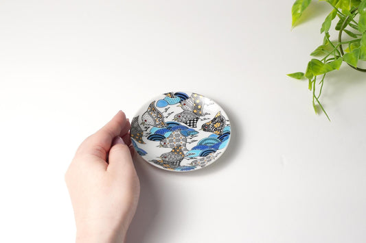 九谷アート小皿〈線描色絵金彩 千鳥〉北村和義監修|青海波と千鳥の雅・日本製・ギフト箱入り