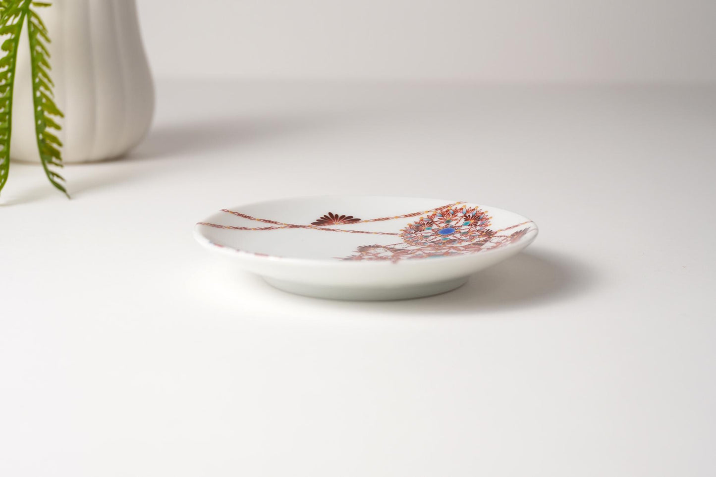 Kutani Art Small Plate with Grape Design in Tea-colored Glaze, Supervised by Shinya Uwabe