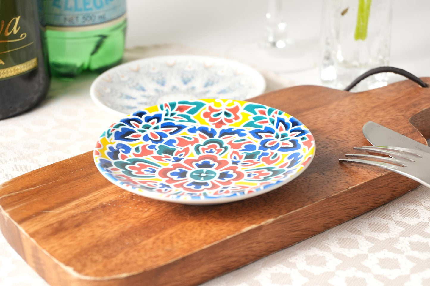 Kutani Art Small Plate with Yellow Ground and Flower Design, Supervised by Shiho Aikawa