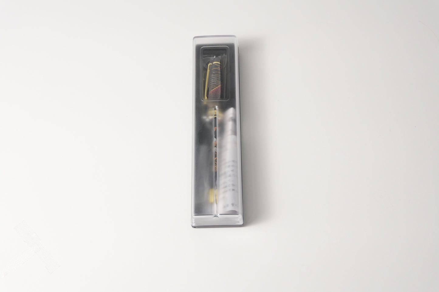 Urushi lacquer ballpoint pen / Red Fuji