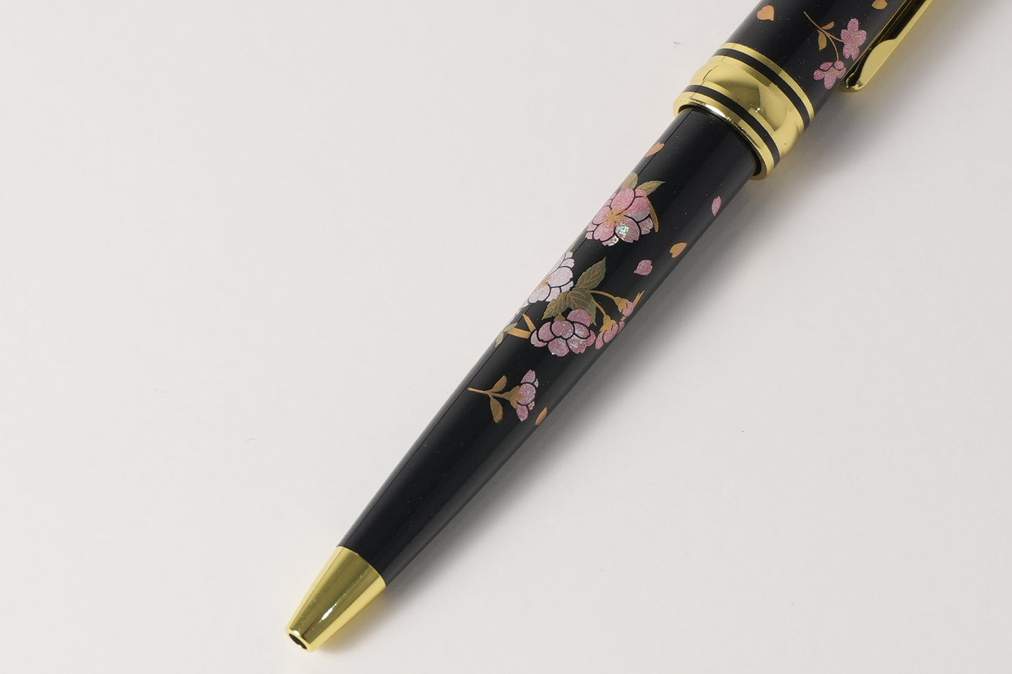 Urushi lacquer ballpoint pen / cherry blossoms
