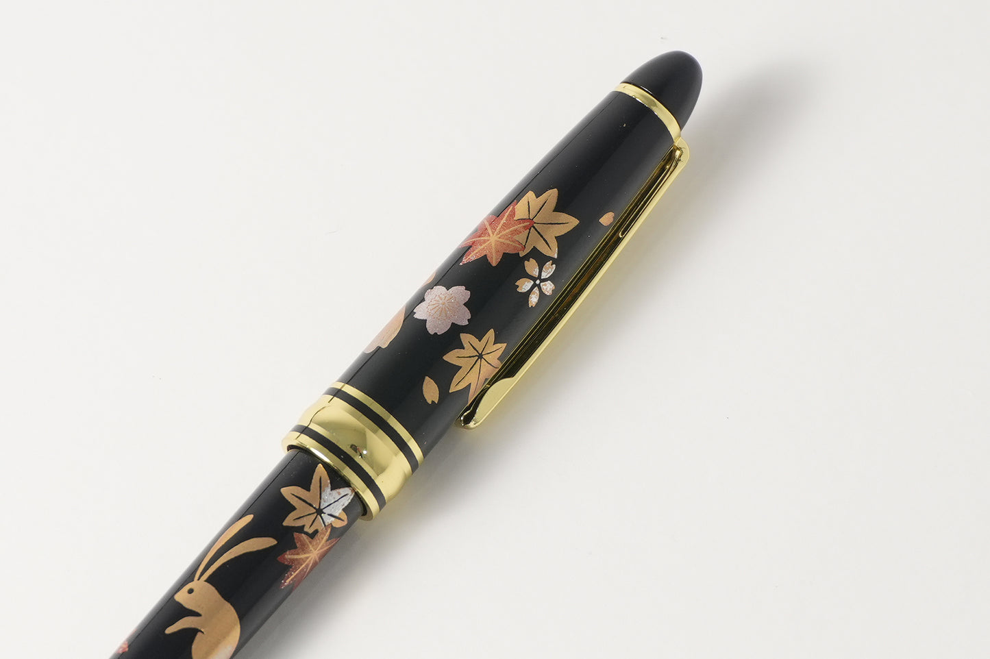 Urushi lacquer ballpoint pen / Rabbit in spring and fall