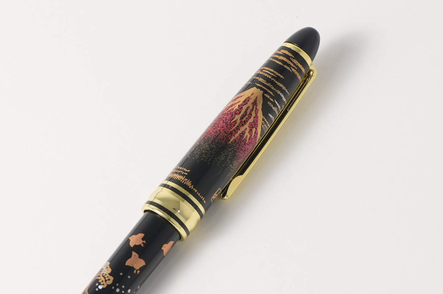 Urushi lacquer ballpoint pen / Red Fuji