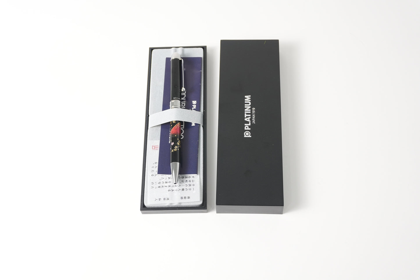 Lacquer-ware ballpoint pen (black/red) and mechanical pencil Red FujiMade in Japan, platinum