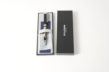 Lacquer-ware ballpoint pen (black/red) / mechanical pencil-style wind and thunder gods Made in Japan, platinum