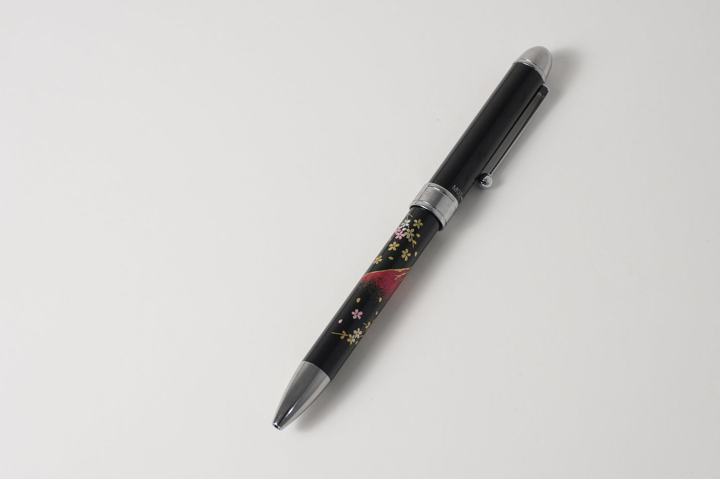 Lacquer-ware ballpoint pen (black/red) and mechanical pencil Red FujiMade in Japan, platinum