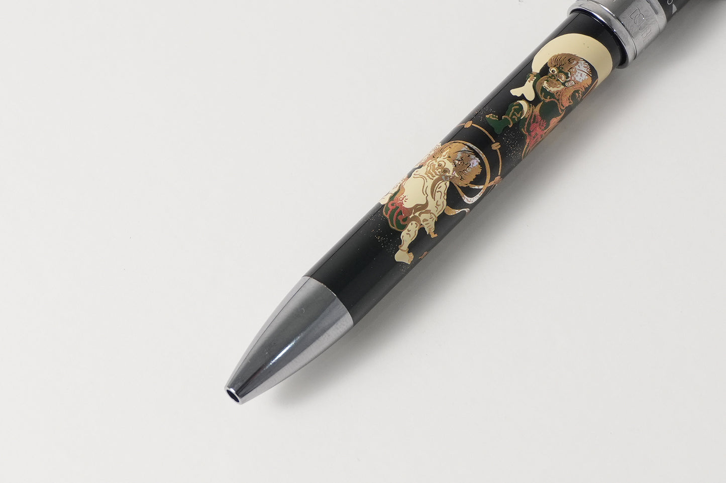 Lacquer-ware ballpoint pen (black/red) / mechanical pencil-style wind and thunder gods Made in Japan, platinum