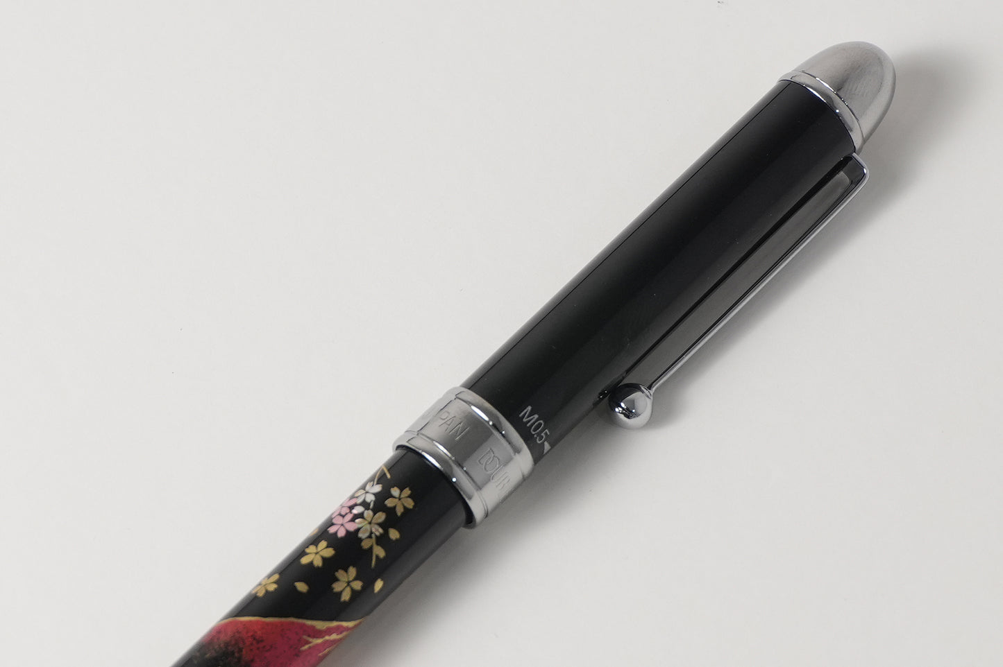 Lacquer-ware ballpoint pen (black/red) and mechanical pencil Red FujiMade in Japan, platinum