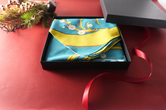 Furoshiki (Wrapping Cloth) | Flower-Eating Bird, Green | 100% Cotton, 90cm, Made in Japan | Mashu KYOTO