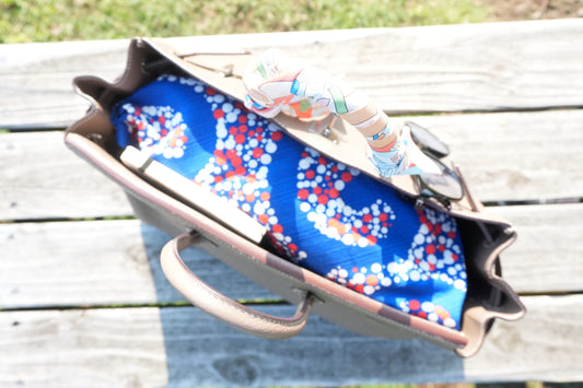 A Touch of Japan in Your Bag – “Karakusa” Furoshiki
