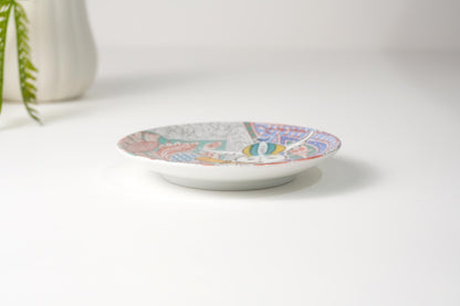 Kutani Art Small Plates Fukuto, supervised by Kaya Inazumi
